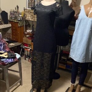 Elegant Black Lace Maxi Dress